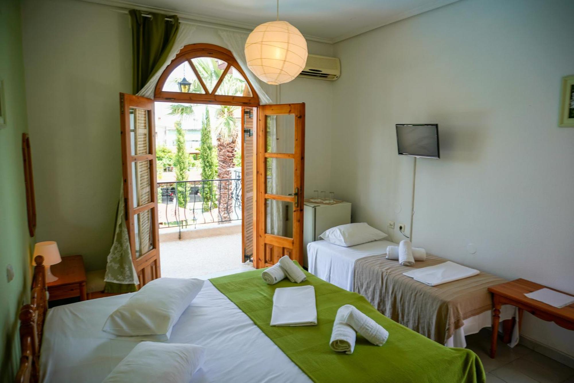 Irida Rooms 'N' Pool Paralia Panteleimonos Extérieur photo
