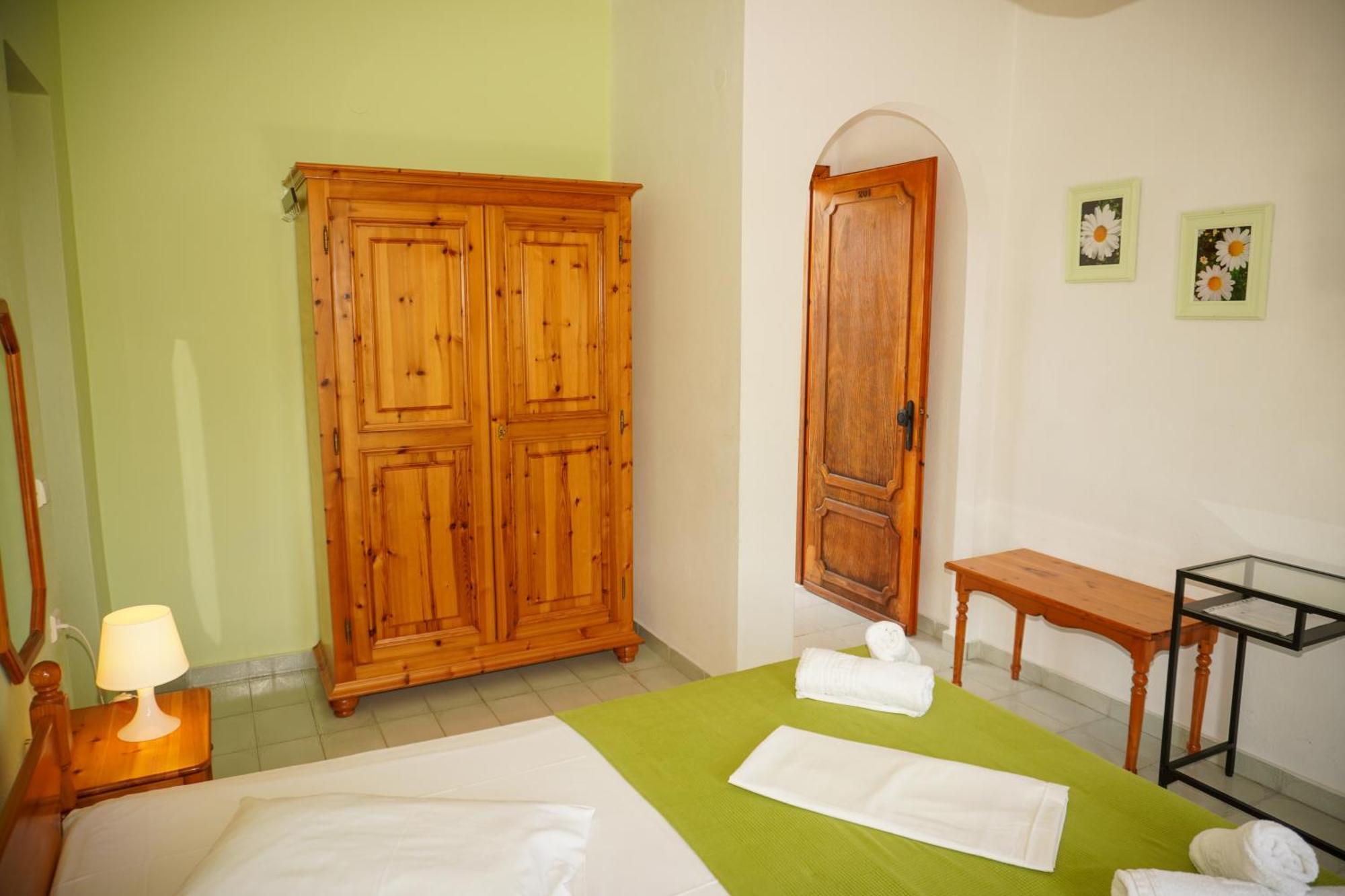 Irida Rooms 'N' Pool Paralia Panteleimonos Extérieur photo