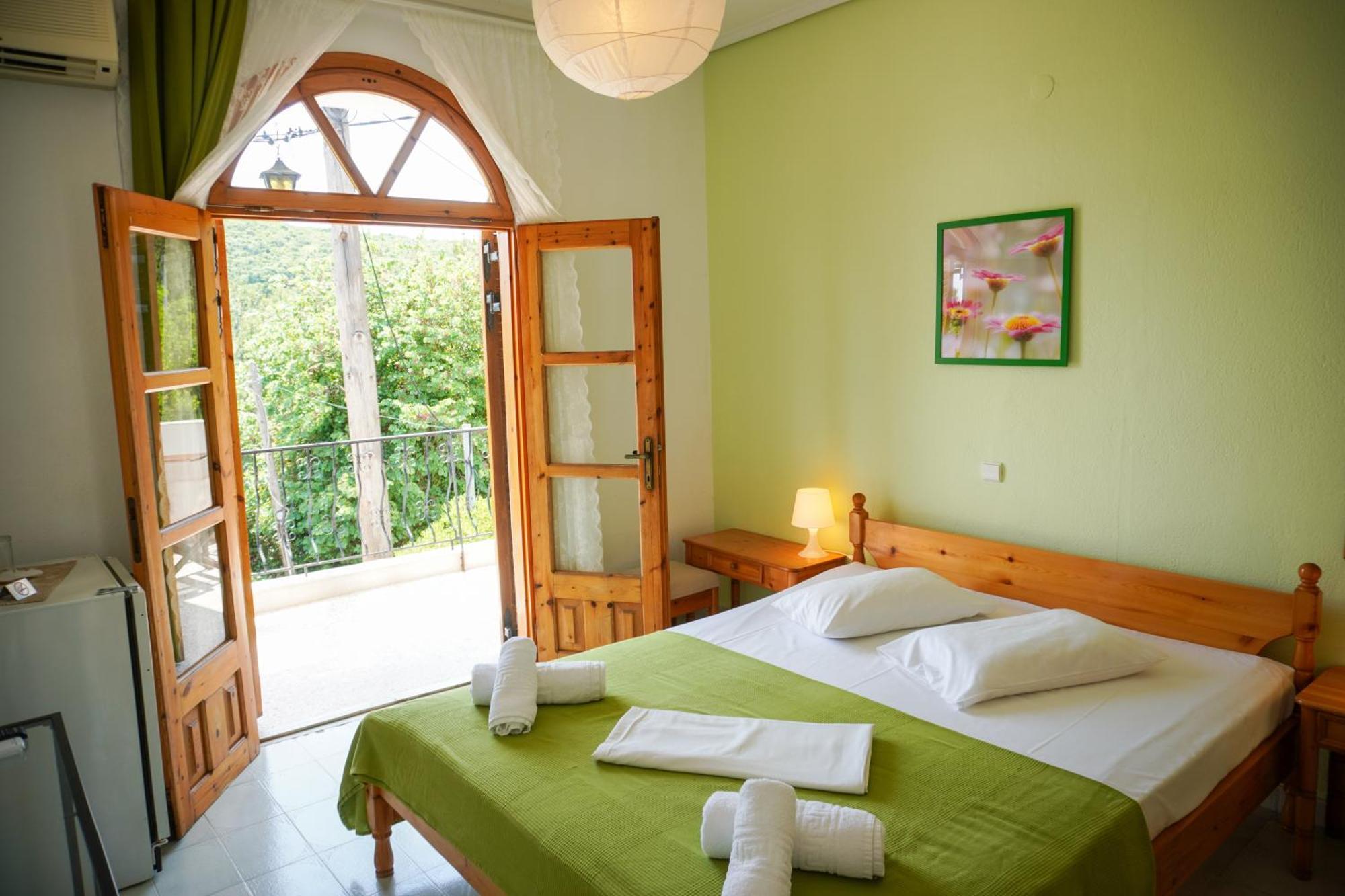 Irida Rooms 'N' Pool Paralia Panteleimonos Extérieur photo