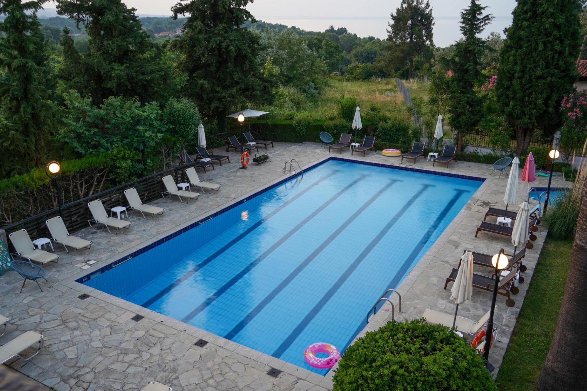 Irida Rooms 'N' Pool Paralia Panteleimonos Extérieur photo